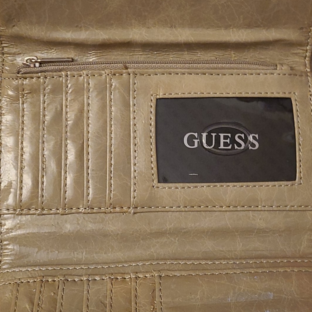 Guess Wallet - Picture 6 of 8